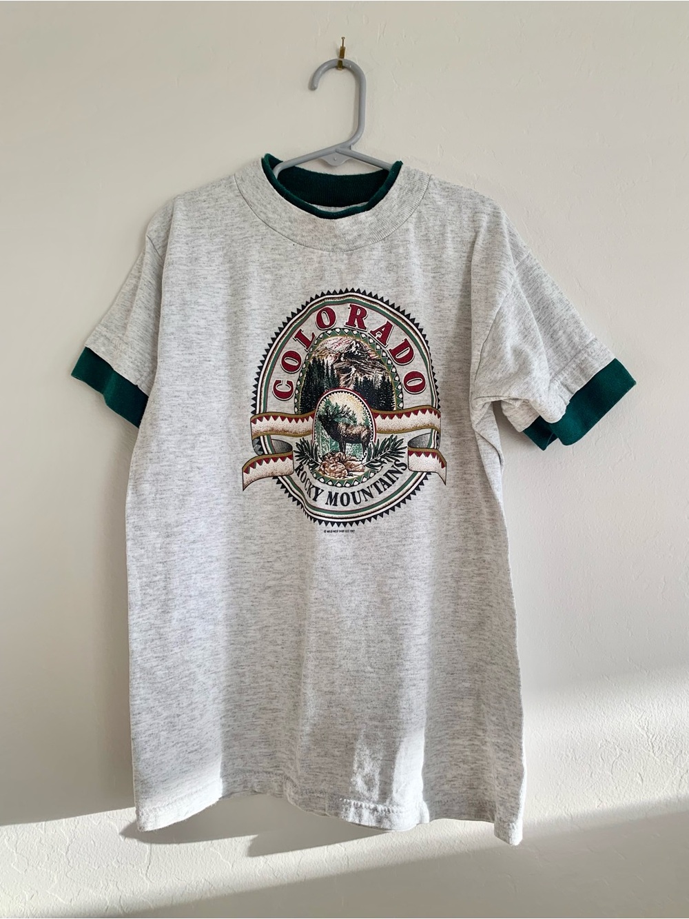 H.L. Miller Vintage 90s - Colorado Rocky Mountains Shirt - USA- Souvenir Tee